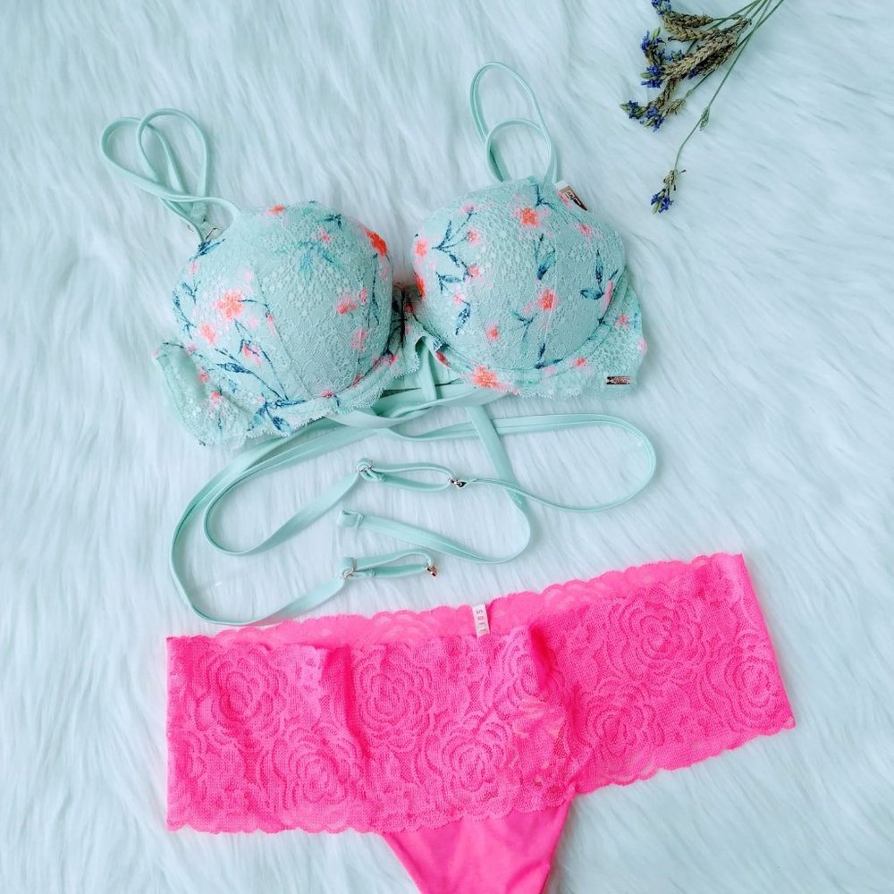 VICTORIA SECRET'S PINK SET. PUSH-UP BRA + THONG.
